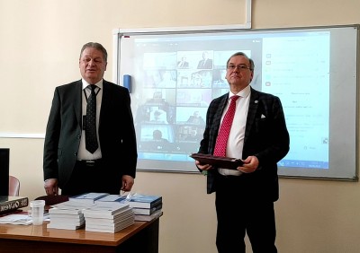 8 апреля 2021 года Президент "Содружества выпускников аспирантуры ВШ КГБ СССР адъюнктуры Академии ФСБ РФ" Кудимов Александр Викторович принял участие в работе VIII Московского юридического форума «Соц