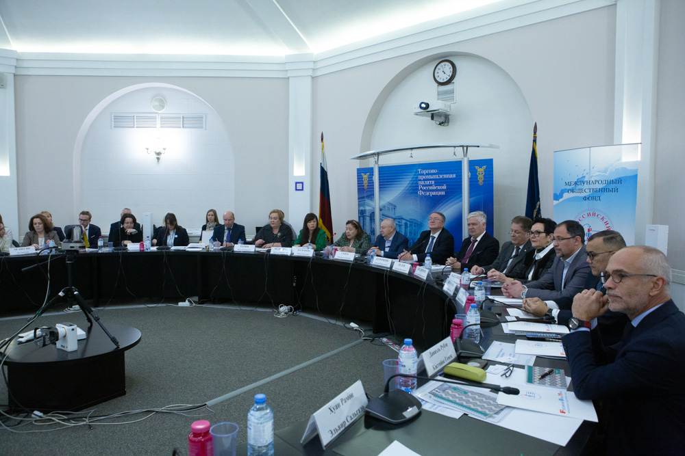 13 ноября 2023 год Президент "Содружества выпускников аспирантуры ВШ КГБ СССР адъюнктуры Академии ФСБ РФ" Кудимов Александр Викторович в ТПП России принял участие в работе круглого стола «Новые горизо