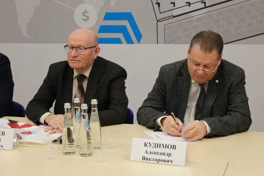 20 декабря 2023 года Президент "Содружества выпускников аспирантуры ВШ КГБ СССР адъюнктуры Академии ФСБ РФ" Кудимов Александр Викторович принял участие в итоговом заседании Союза криминалистов и крими